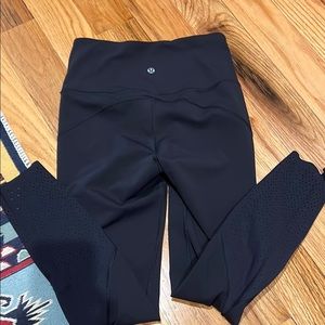 Lululemon Chic Black High-Waisted Leggings size 4